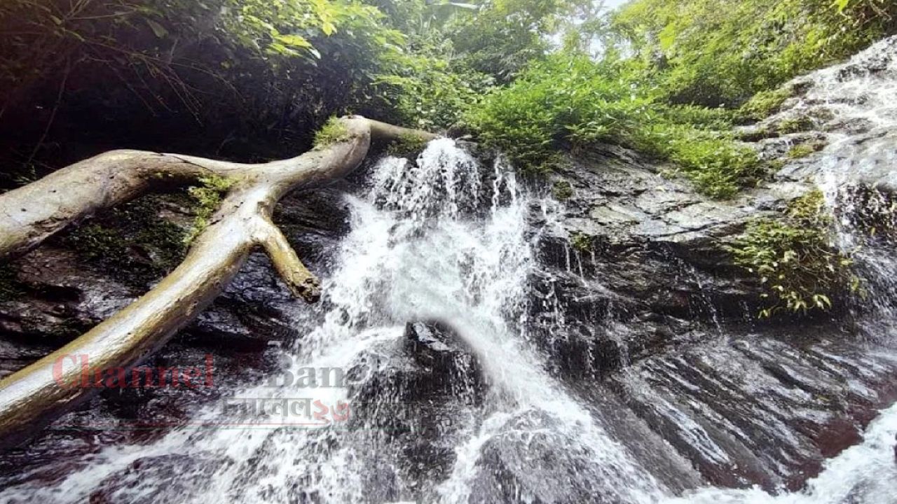 অ্যাডভেঞ্চারপ্রেমীদের প্রিয় শিলাছড়ি ঝরনা