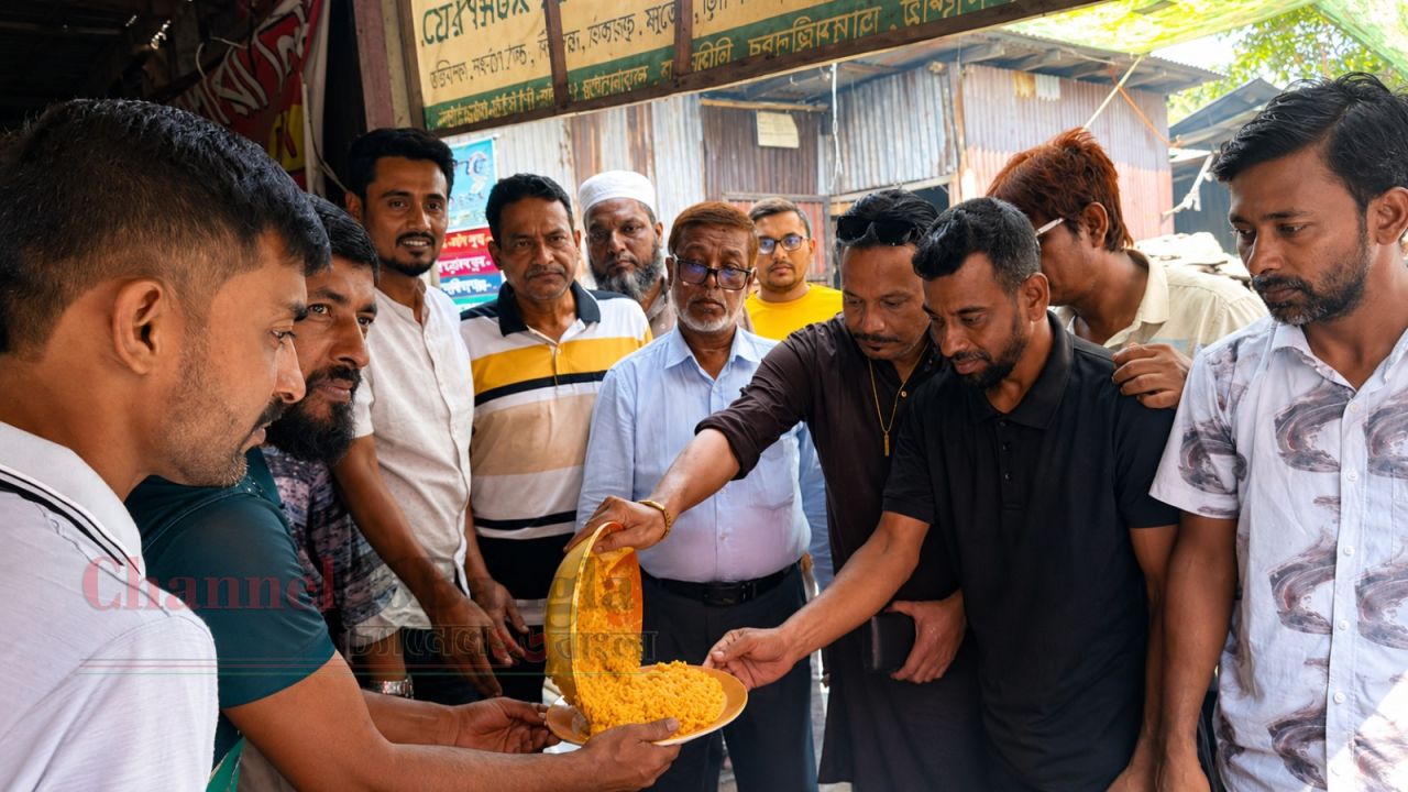 সিদ্ধিরগঞ্জে জিয়াউর রহমানের শাহাদাত বার্ষিকী উপলক্ষে মিলাদ ও দোয়া